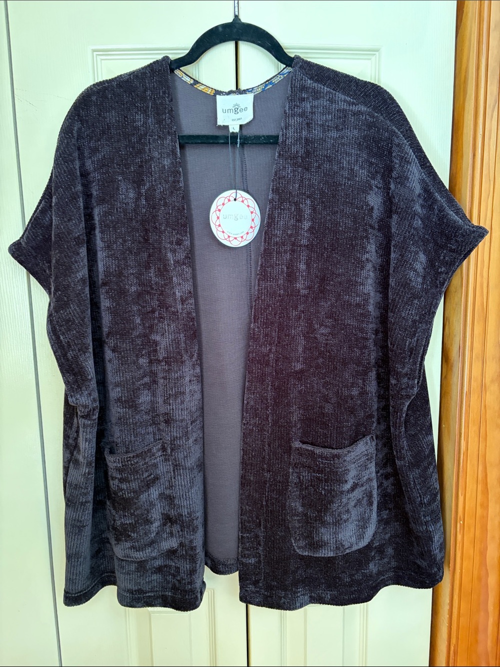 Umgee Black Velvet Open-Front Cardigan Vest